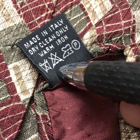 ESSENTIA NECK TIE 100% SILK VTG MADE IN ITALY Beige Gray Burgundy 61” X 3.37” - Picture 7 of 9